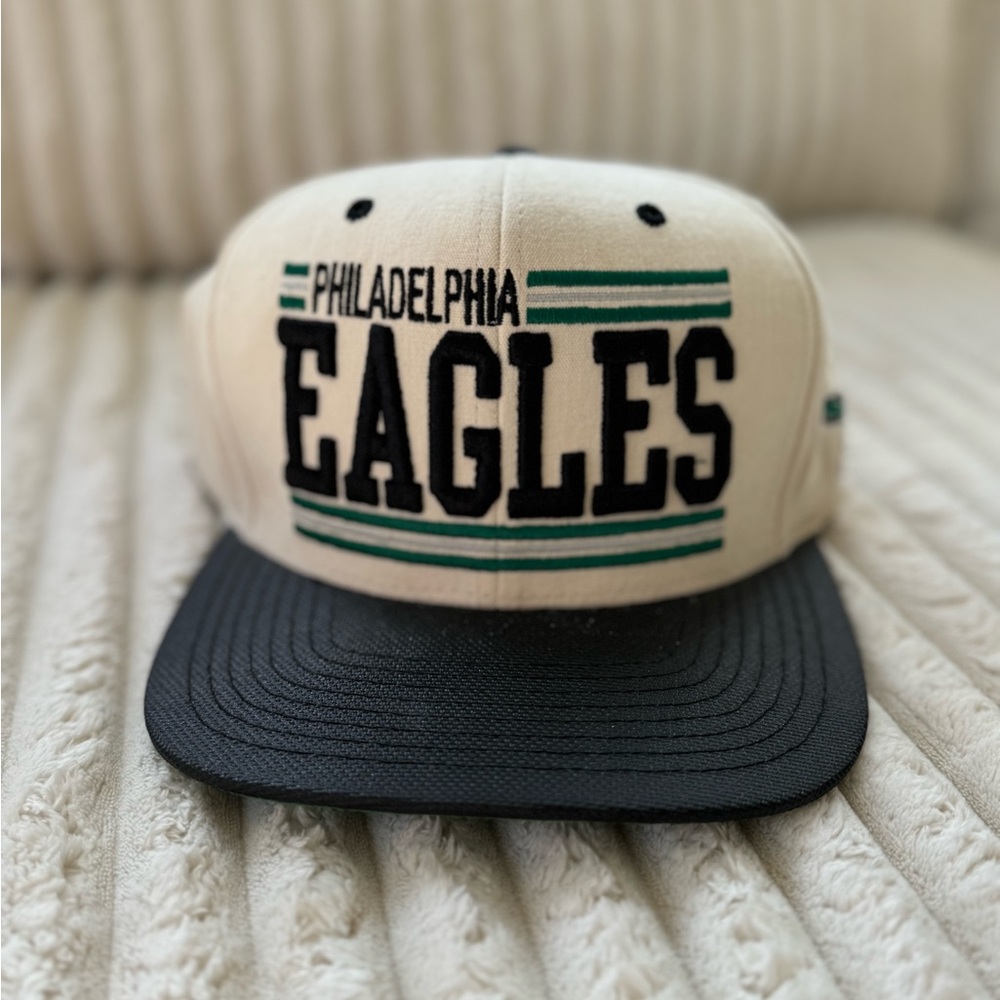 EUC Eagles Hat
